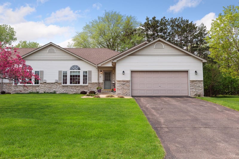 5407 Provence Ln, White Bear Twp, MN 55127