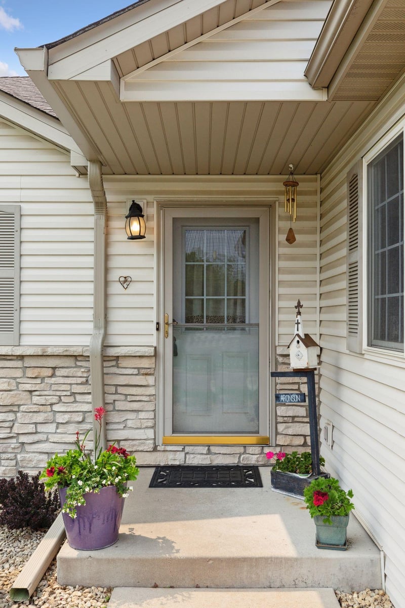 5407 Provence Ln, White Bear Twp, MN 55127
