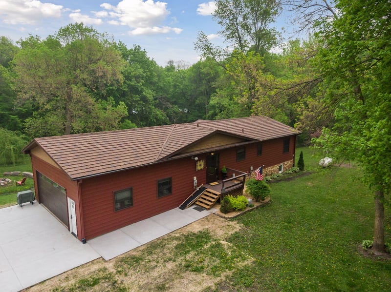 39747 191st Ave, Le Center, MN 56057