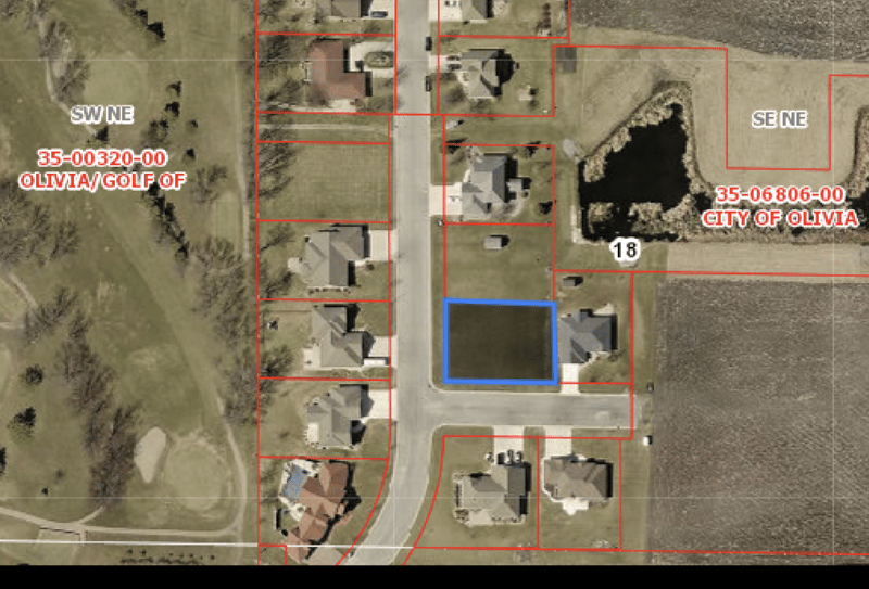 27 Golf Dr, Olivia, MN 56277