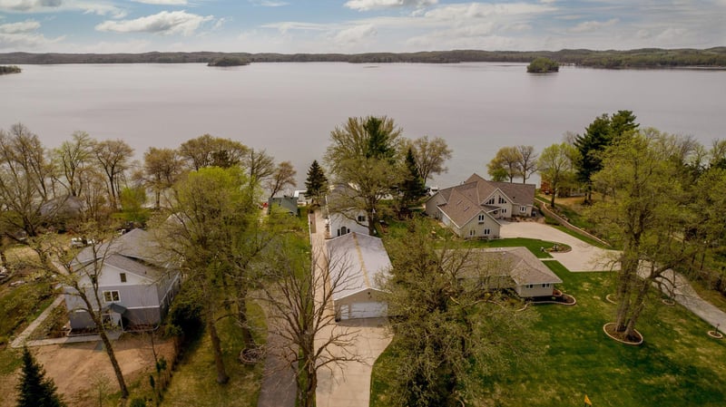 5355 320th St, Cushing, MN 56443