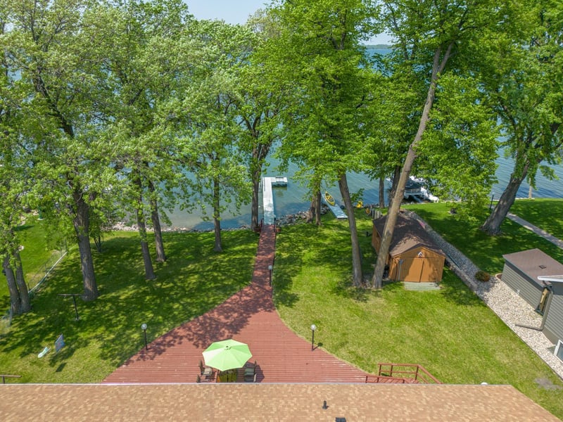 279 Lake Ave S, Spicer, MN 56288