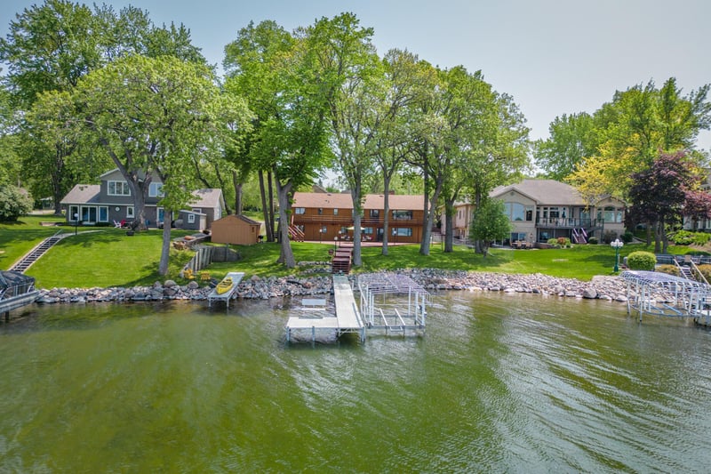279 Lake Ave S, Spicer, MN 56288