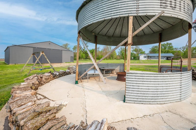 429 180th Ave, Ceylon, MN 56121