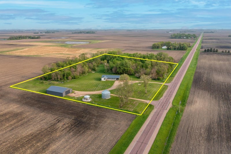 429 180th Ave, Ceylon, MN 56121
