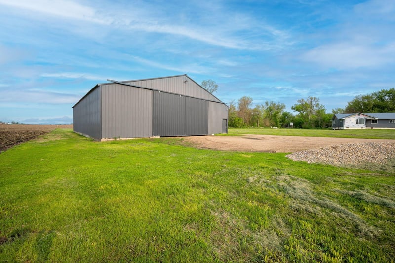 429 180th Ave, Ceylon, MN 56121