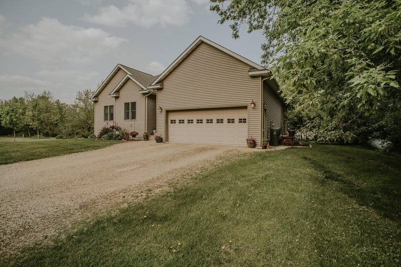 301 Mork Ln, Dexter, MN 55926