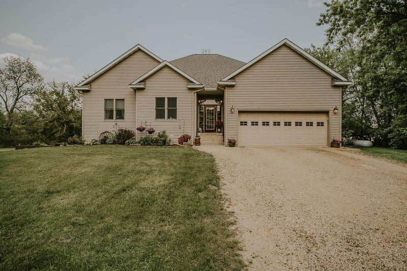 301 Mork Ln, Dexter, MN 55926