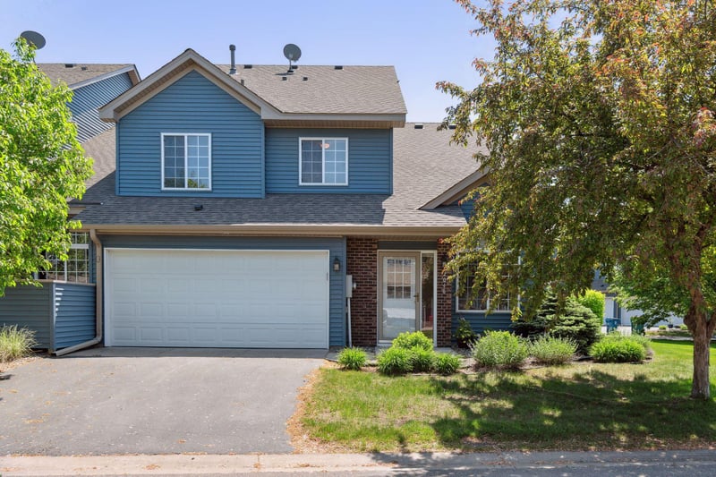 2048 Willow Cir, Lino Lakes, MN 55038