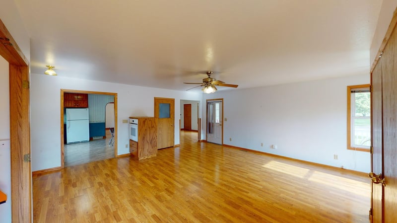 20693 W Gale Ave, Galesville, WI 54630