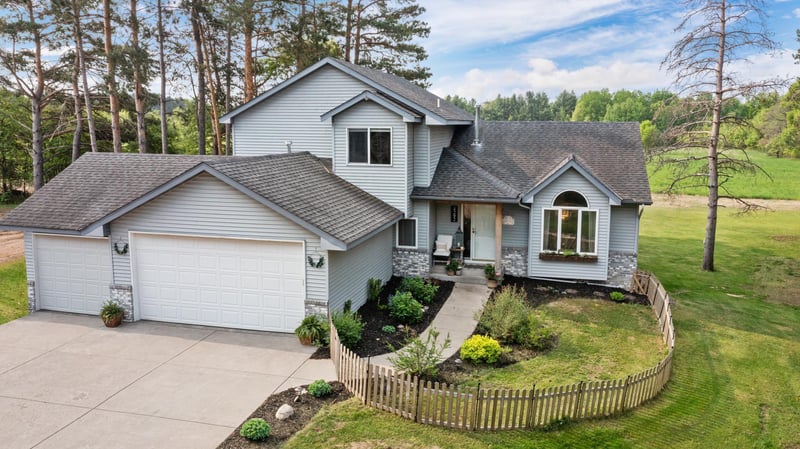 4292 275th Ave NW, Isanti, MN 55040