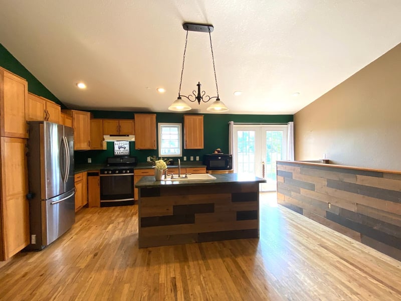 133 Miller Ct, Le Roy, MN 55951