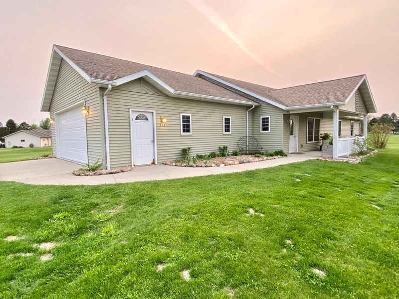133 Miller Ct, Le Roy, MN 55951