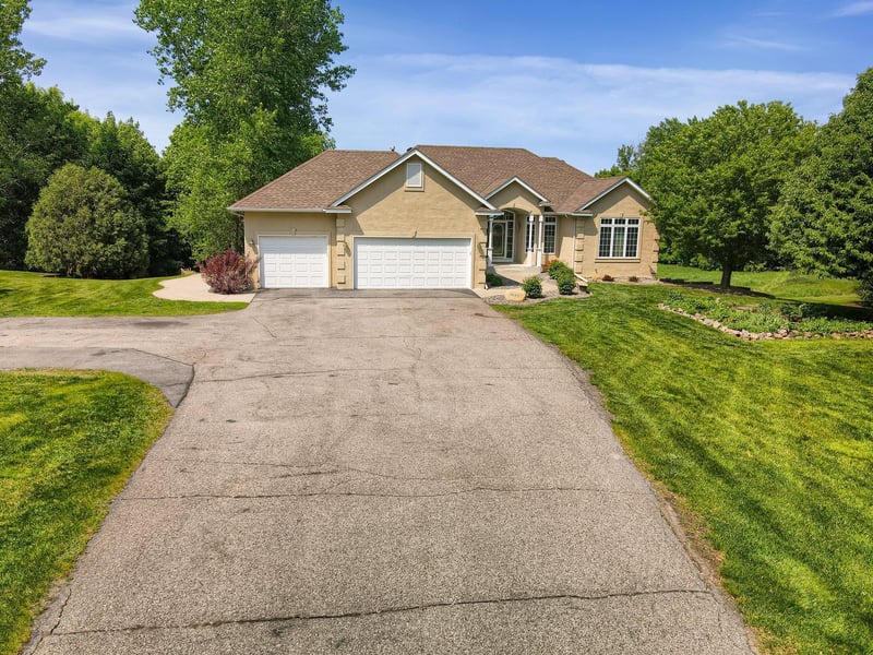 7425 Mark St, Loretto, MN 55357