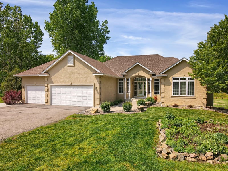 7425 Mark St, Loretto, MN 55357