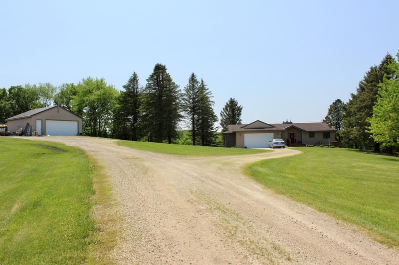 9540 54th Ave SE, Blooming Prairie, MN 55917