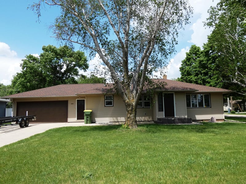 300 Trosky Rd W, Edgerton, MN 56128