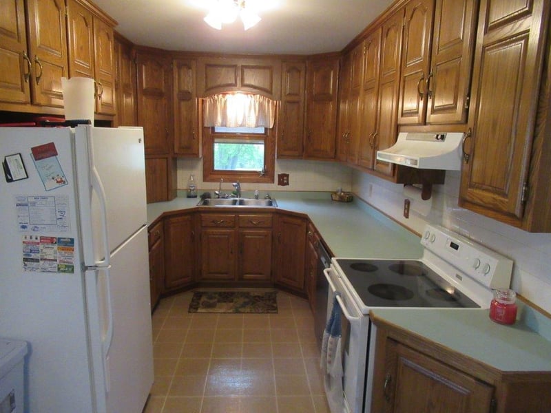 725 S Freeman Ave, Luverne, MN 56156