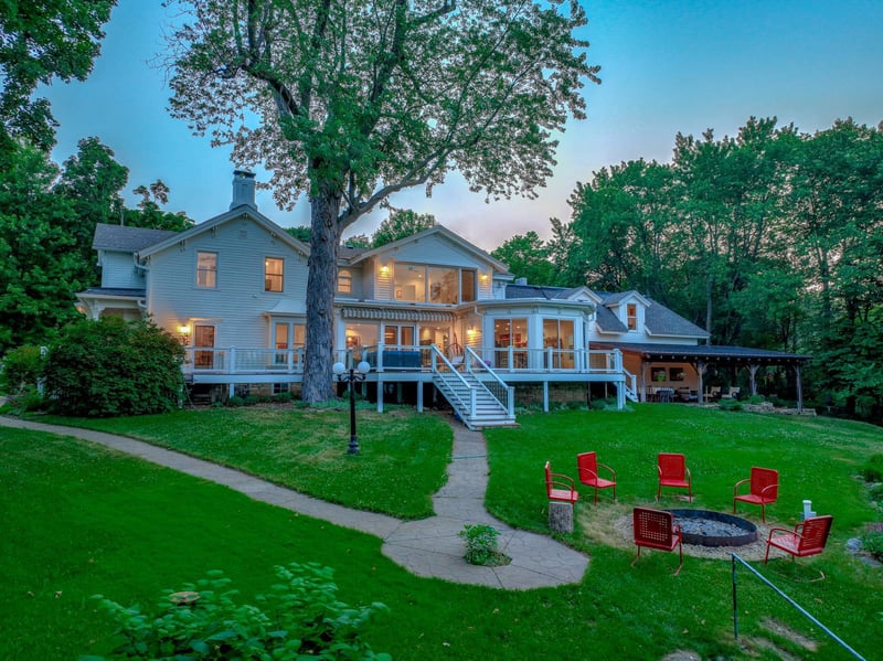 210 Laurel St E, Stillwater, MN 55082