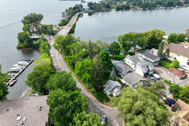 2447 Interlachen Rd, Spring Park, MN 55384