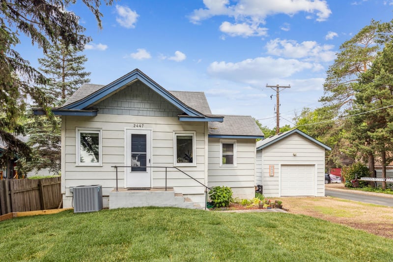 2447 Interlachen Rd, Spring Park, MN 55384