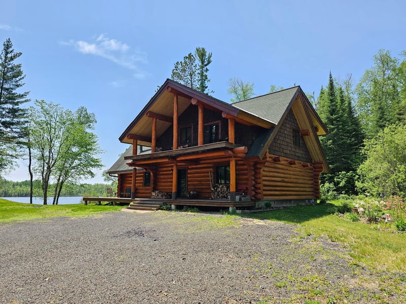 3809 Pleasant Lake N, Eveleth, MN 55734