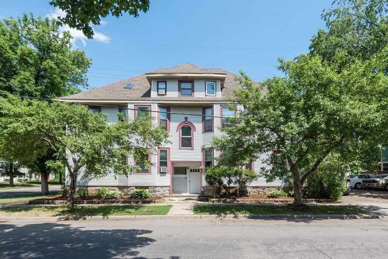 61 Delos St W, Saint Paul, MN 55107