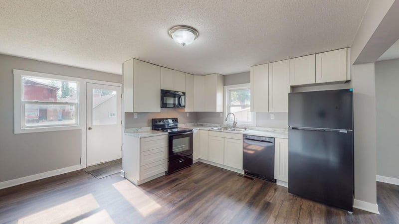 112 Chatfield St S, Dover, MN 55929