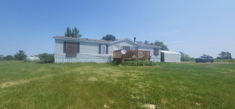 216 30th St, New Auburn, WI 54757