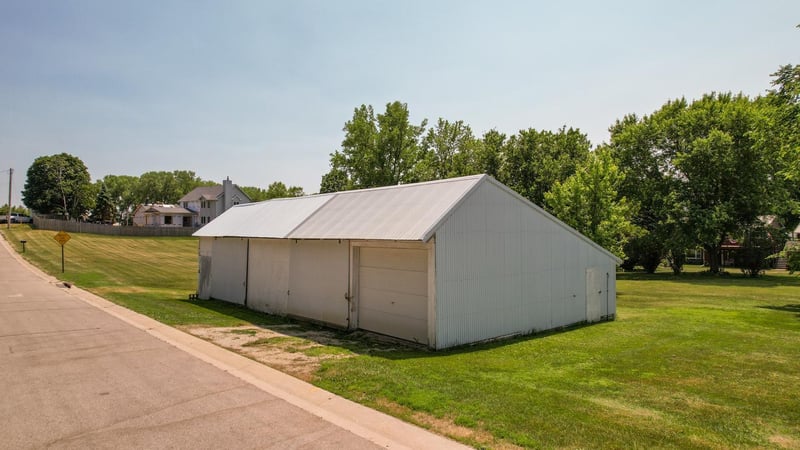 1003 Grand St SE, Chatfield, MN 55923