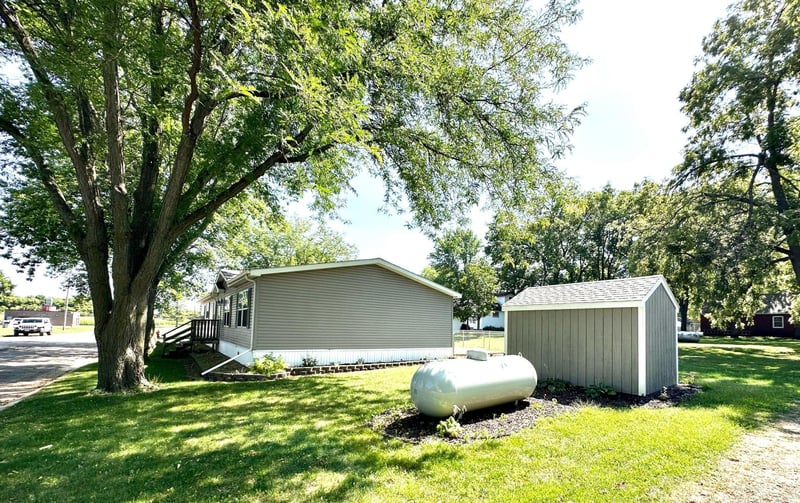 720 2nd St E, Lake Lillian, MN 56253