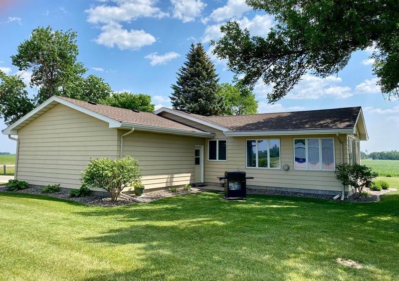 82341 County Road 5, Bird Island, MN 55310