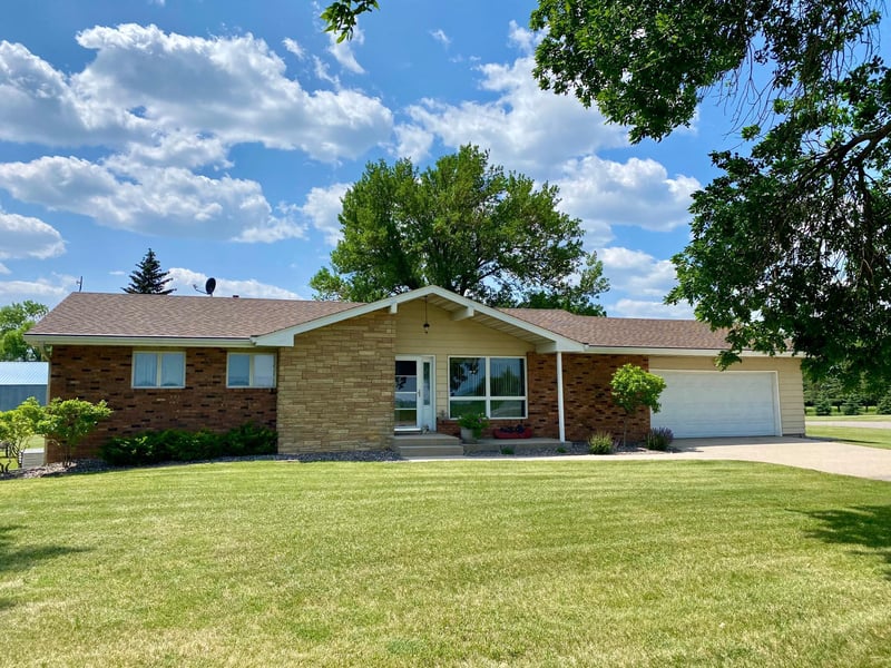 82341 County Road 5, Bird Island, MN 55310