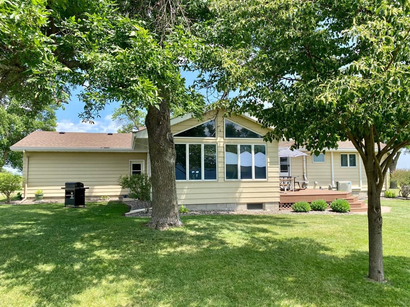 82341 County Road 5, Bird Island, MN 55310