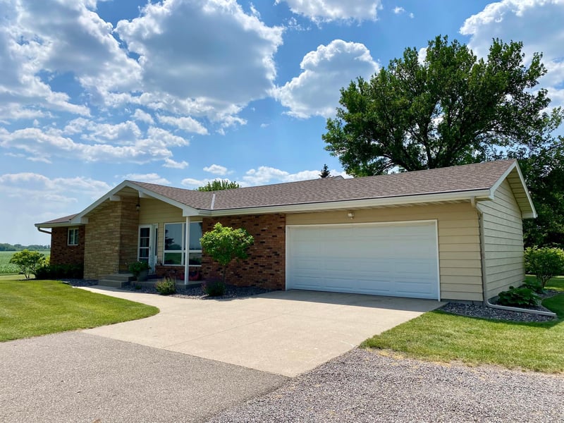 82341 County Road 5, Bird Island, MN 55310