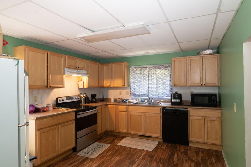 213 10th Ave W, Ashland, WI 54806