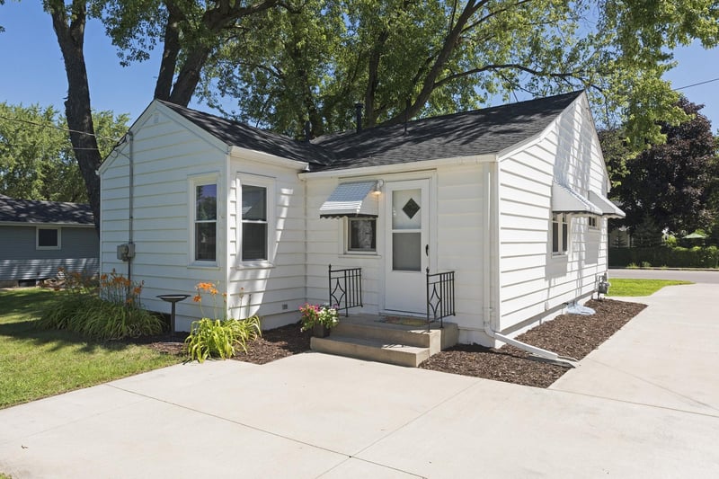 6124 Xerxes Ave S, Edina, MN 55410