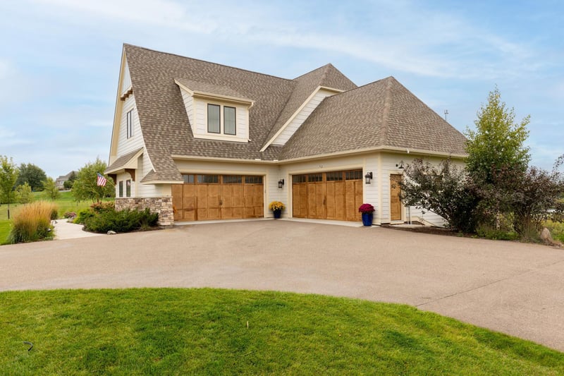 19132 Foxfield Dr, Prior Lake, MN 55372