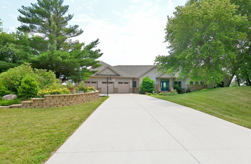 4971 Kenyon Rd, Owatonna, MN 55060