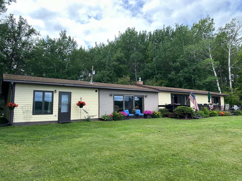 982 Noble Dr NW, Baudette, MN 56623