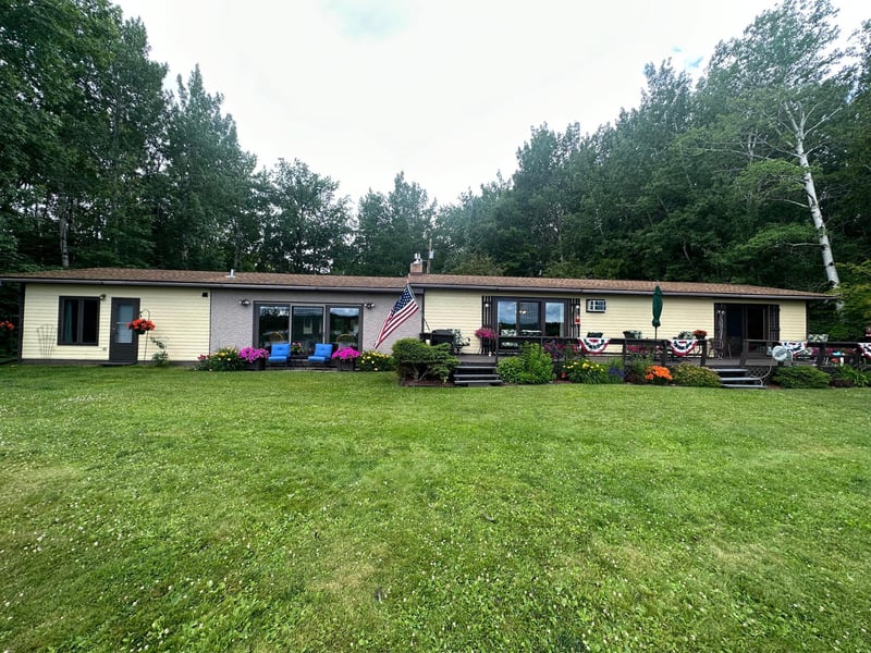 982 Noble Dr NW, Baudette, MN 56623