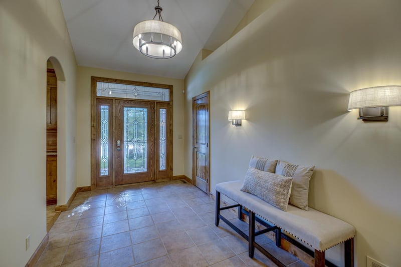 495 Park Pl, Vadnais Heights, MN 55127