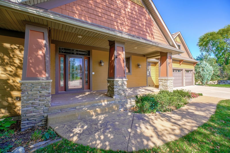 495 Park Pl, Vadnais Heights, MN 55127