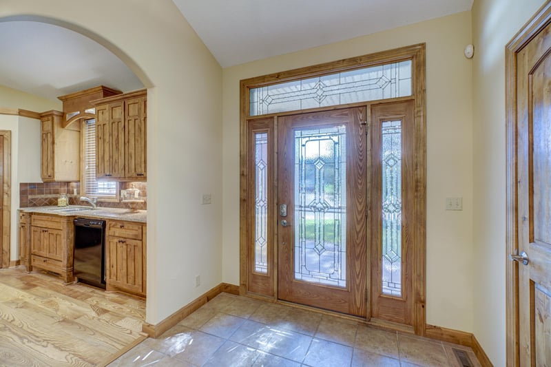 495 Park Pl, Vadnais Heights, MN 55127