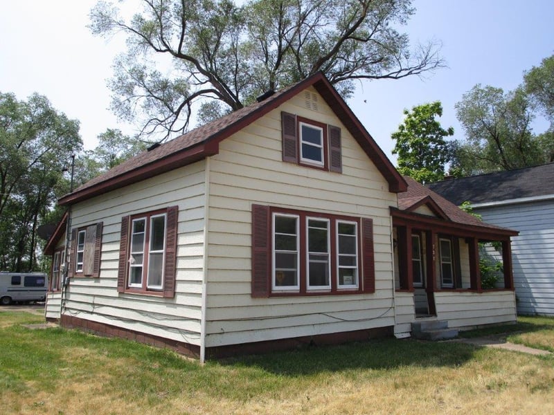 727 N Eddy St, Eau Claire, WI 54703