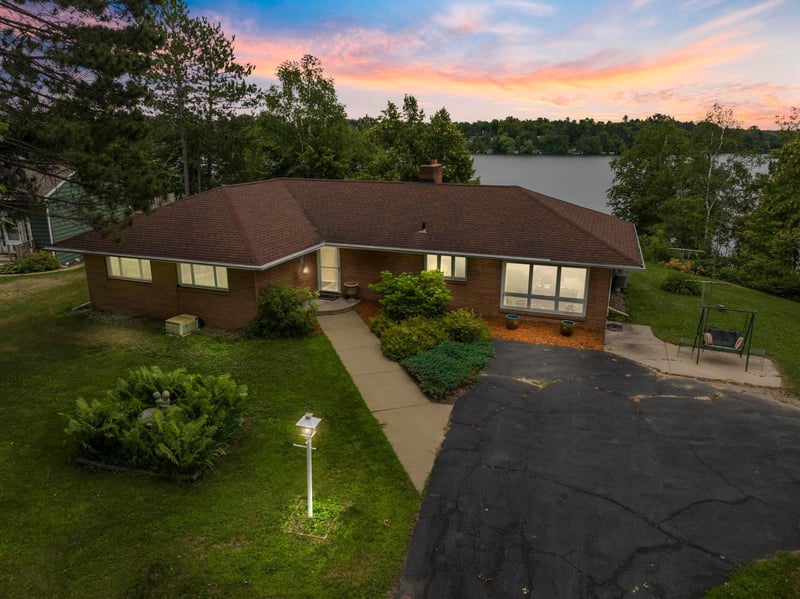 4484 Cedar Island Dr, Eveleth, MN 55734