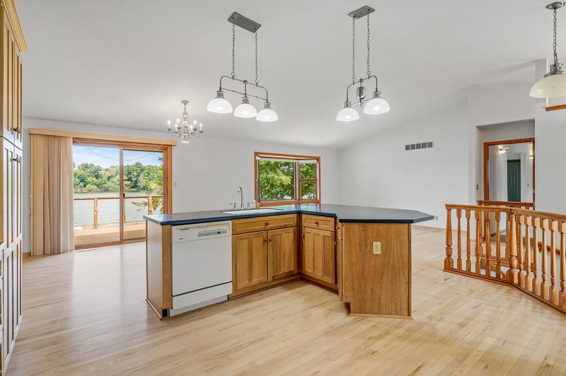 28690 W Lake Dr, Madison Lake, MN 56063