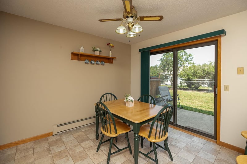 403 Friendly Cir SW, Eyota, MN 55934