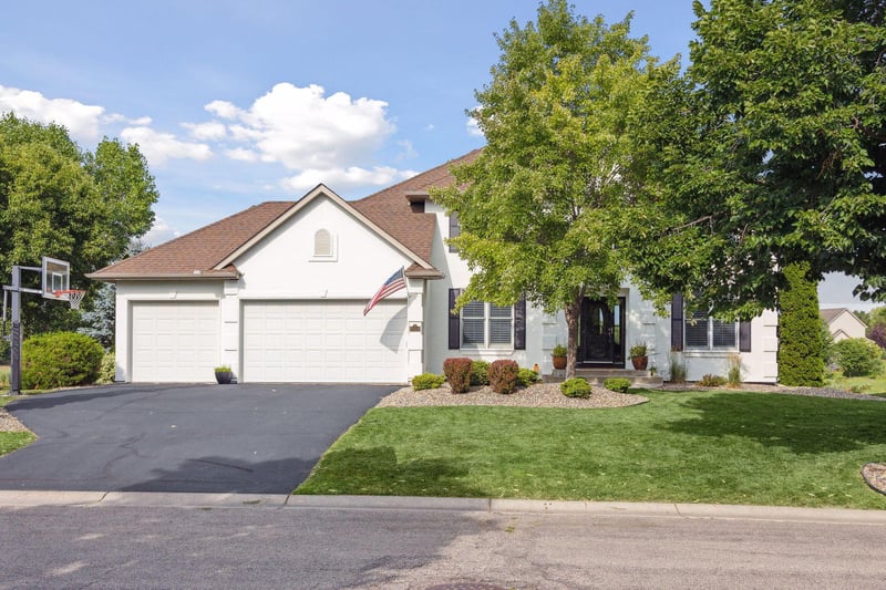 9334 Gander Ln, Minnetrista, MN 55375