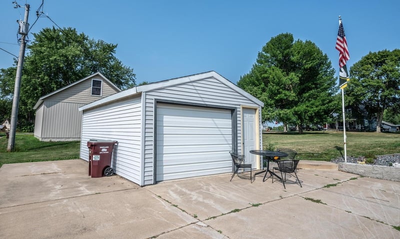 23380 Water St, Hampton, MN 55031
